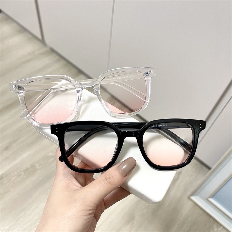 Kính mắt hai chấm ánh hồng nữ phong cách Hàn Quốc