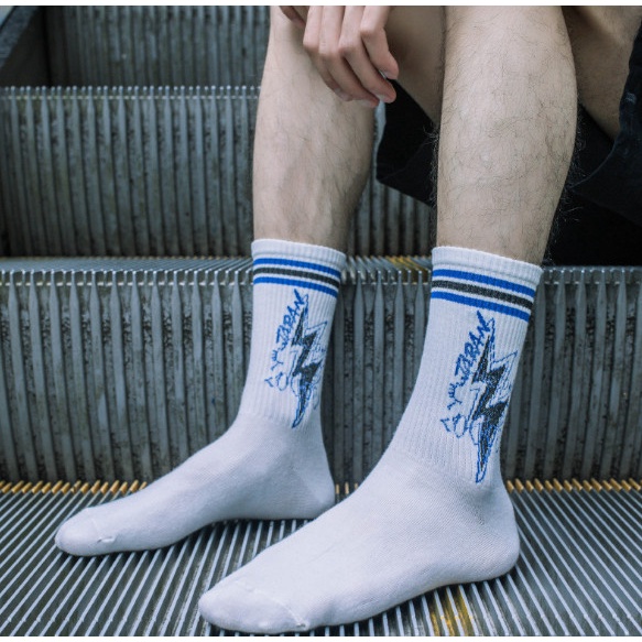 Vớ Tất hoạ tiết trắng đen cổ cao Nam Nữ phong cách thể thao, năng động.