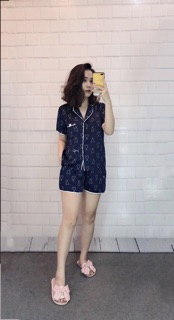 Bộ pyjama lụa đùi mặc nhà