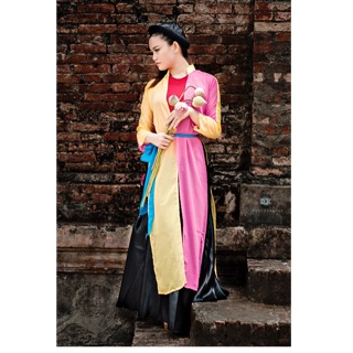 Set áo tứ thân , yếm , đụp