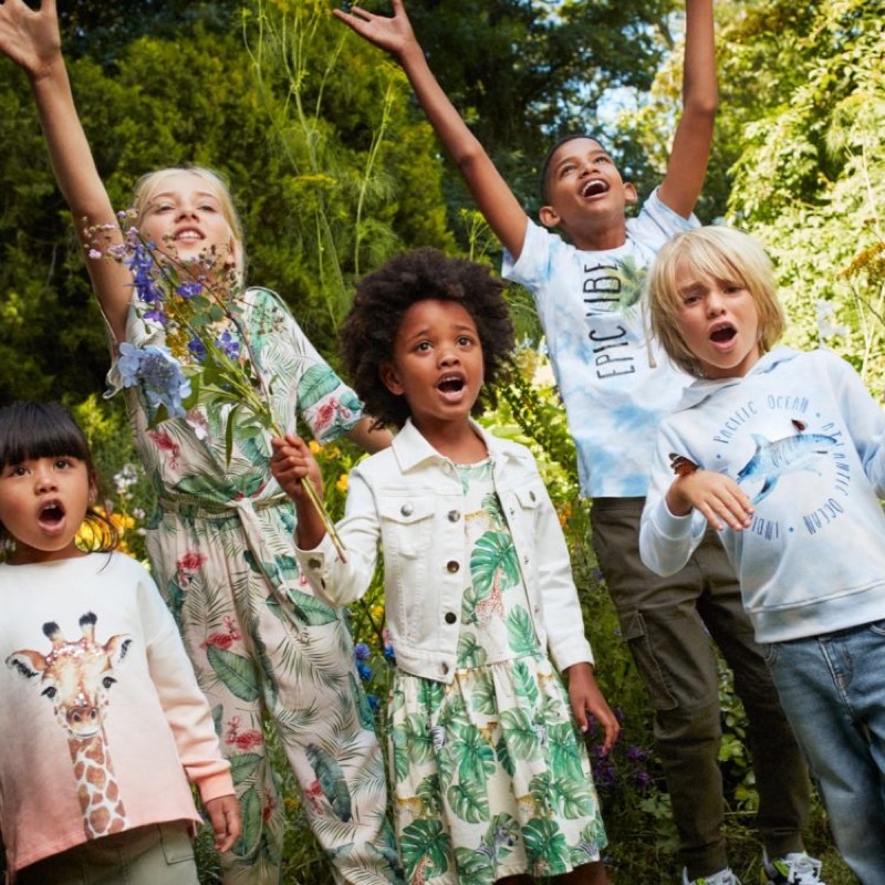 Jumpsuit bé gái Hm siêu mát