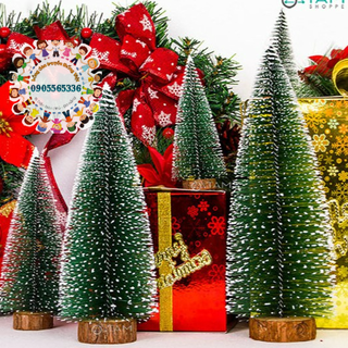 Cây thông Noel mini để bàn trang trí Giáng Sinh 2022