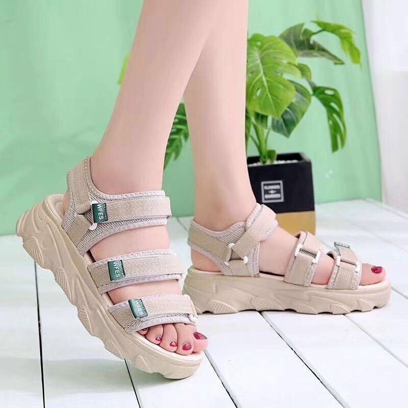 Sandal Quai Hậu 3 Quai Dán Viền Xanh