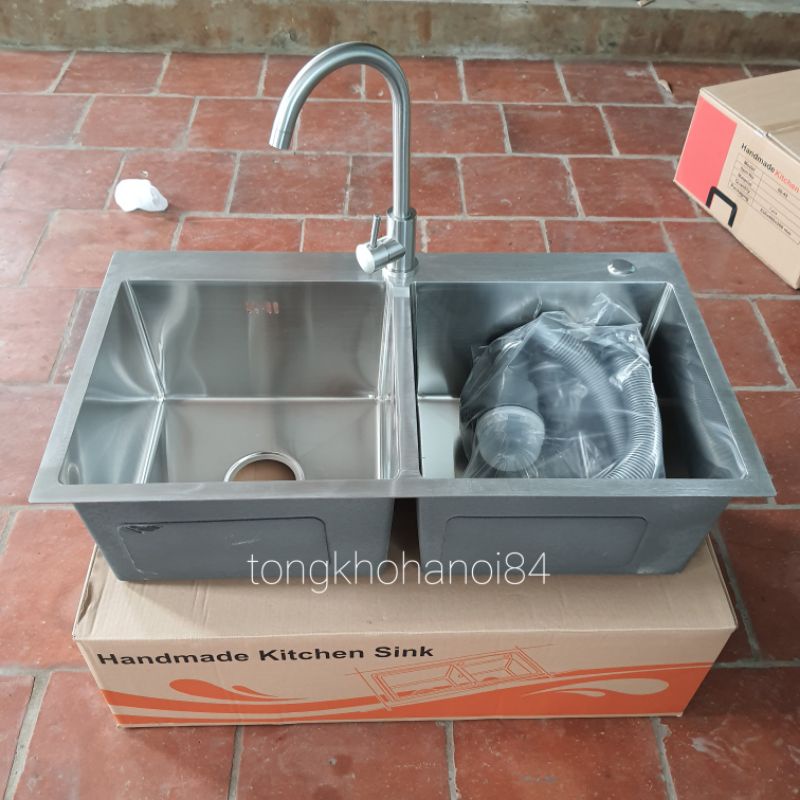 COM BO Chậu rửa bát 304 Korea.8245 cân,lệch tùy thời điểm.tặng kèm vòi rửa bát nóng lạnh Sus 304.