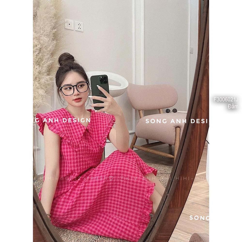 Đầm suông đũi kẻ caro hồng phối cổ bèo sát nách!
