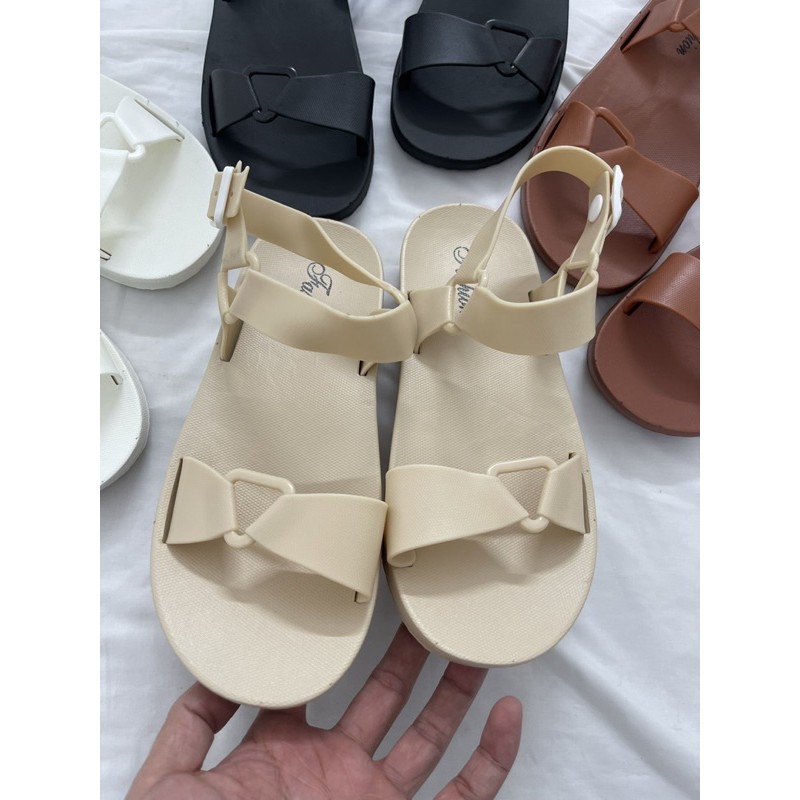 Sandal Nữ Đế Bằng 2 Quai Dán Chất Liệu Cao Su Chống Nước D157