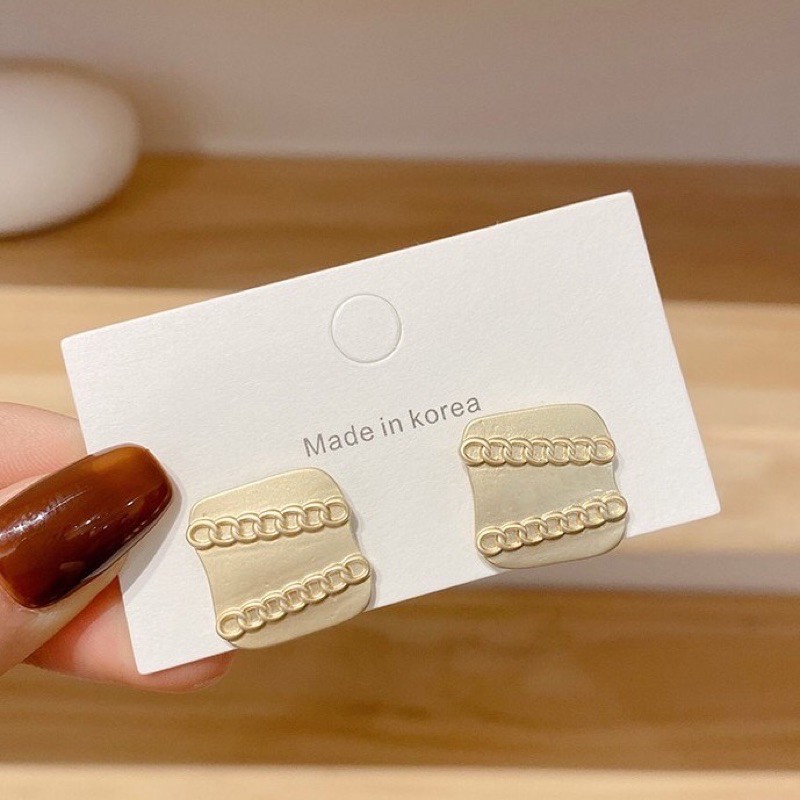 Khuyên tai xích dập vuông cá tính KT240