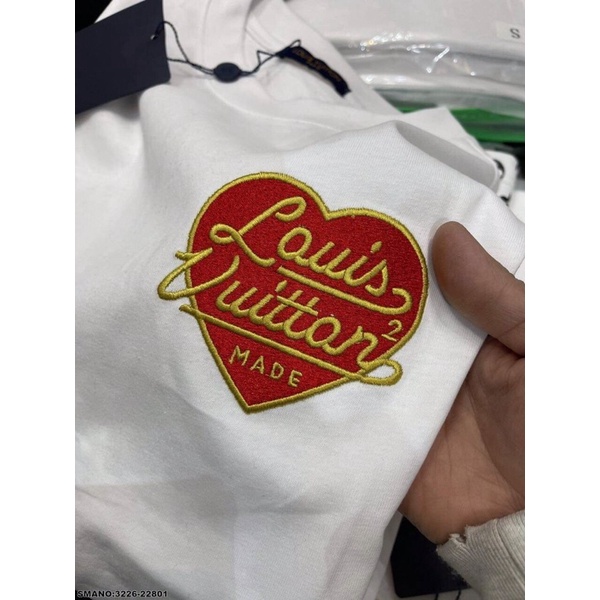 Áo T-Shirt L.V Trái Tim Thêu Cao Cấp Hoạ Tiết Trẻ Trung