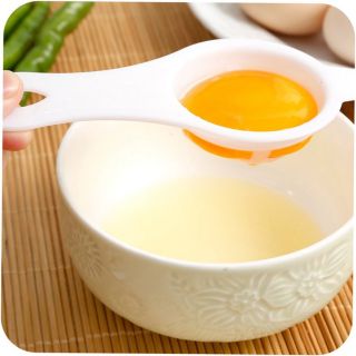 Dụng cụ tách lòng đỏ trứng gà cho bé