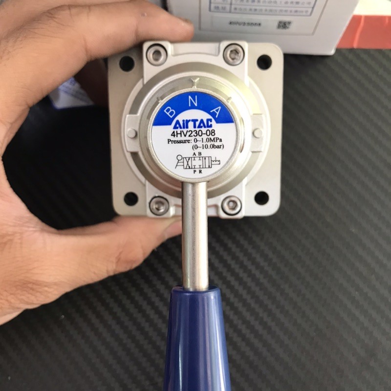 Van Gạt Tay Khí Nén AIRTAC 4HV230-08