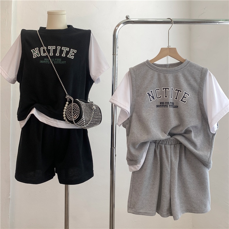 Set trang phục SUXI áo thun tay ngắn giả hai lớp và quần đùi lưng cao phong cách thể thao năng động dành cho nữ