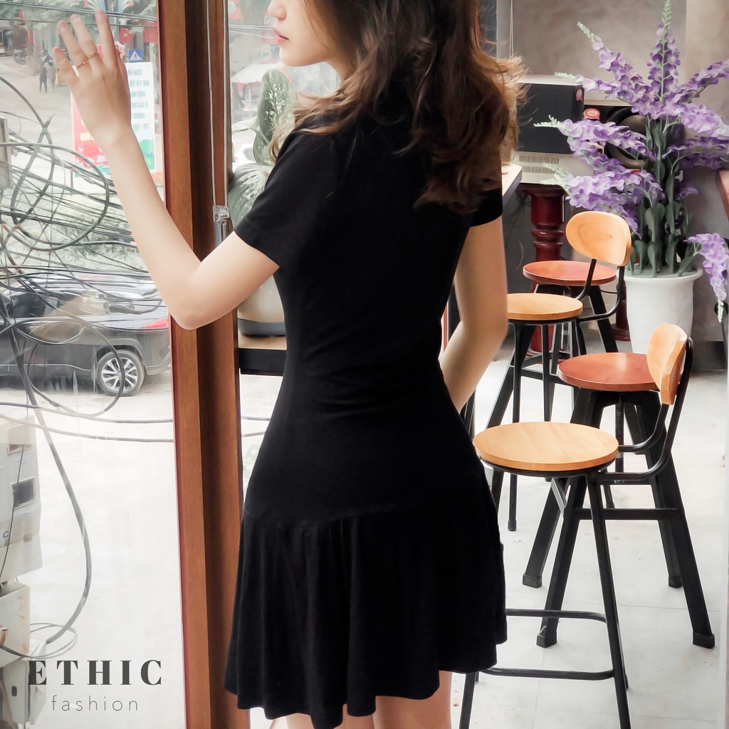 Đầm Đuôi Bèo Có Túi Ngực Chất Liệu Cotton