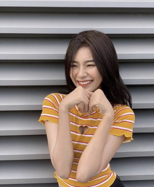Áo kiểu croptop SỌC cut-out