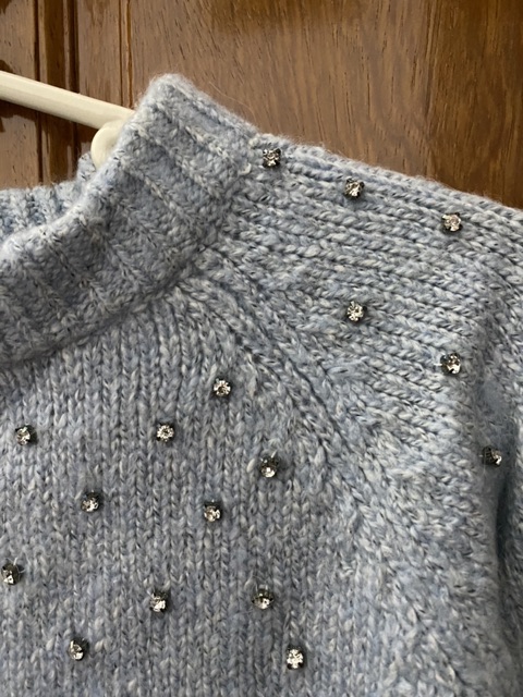 THANH LÝ Áo len đính đá