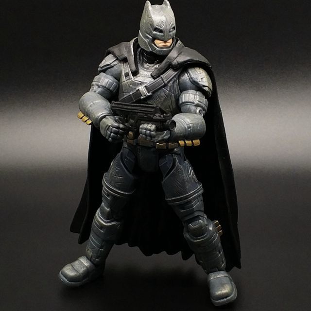 Mô Hình Đồ Chơi Nhân Vật BATMAN v Superman: Dawn of Justice Armor Heavy Armor Có Thể Di Chuyển