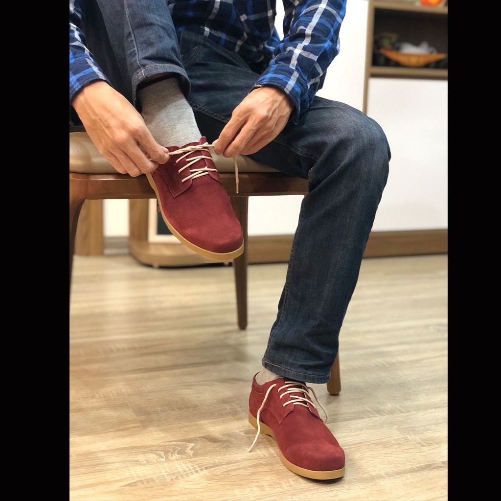 [RẺ VÔ ĐỊCH] Giày boots nam cổ thấp đế bằng buộc dây da bò lộn nguyên tấm Raw Suece Leather màu đỏ đô Crimson Red 1929