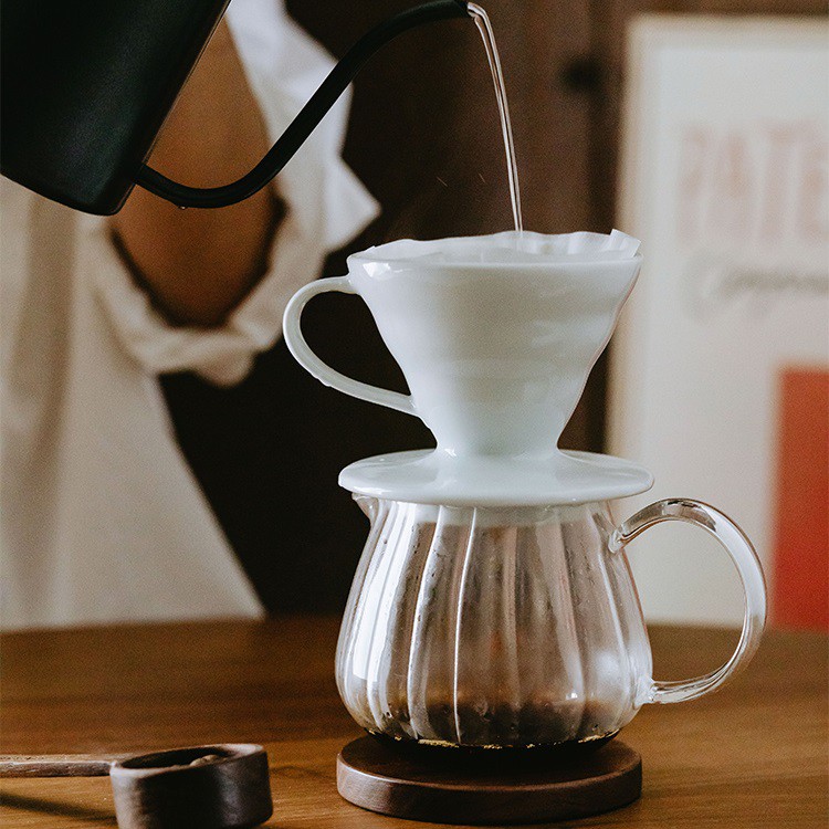 Bình Nước Thủy Tinh Chịu Nhiệt Có Tay Cầm Dung Tích 300 / 550ml