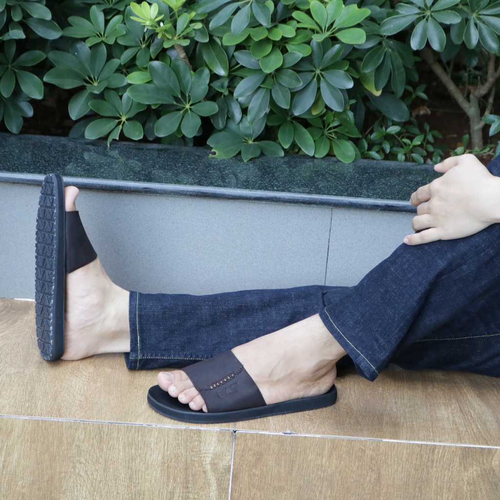 Dép nam quai ngang Giavy da nâu TL538