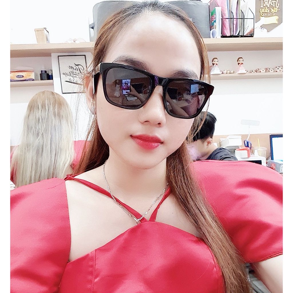 Kính mát chính hãng Police SPLE37 (56-20-145)  màu sắc thời trang, thiết kế dễ đeo bảo vệ mắt