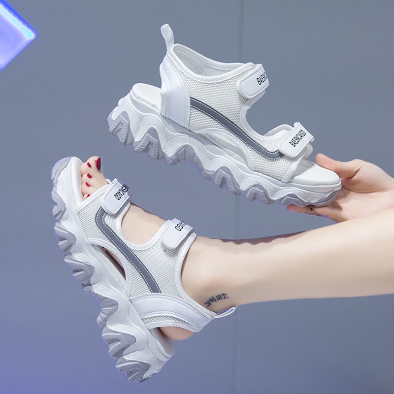 Giày Sandal Thể Thao Đế Dày Tăng Chiều Cao Dễ Phối Đồ Phong Cách Mùa Hè Mới Cho Nữ