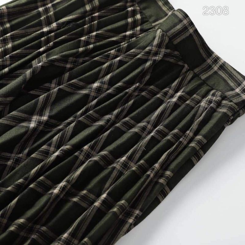 CHÂN VÁY XẾP LY KẺ MANGO