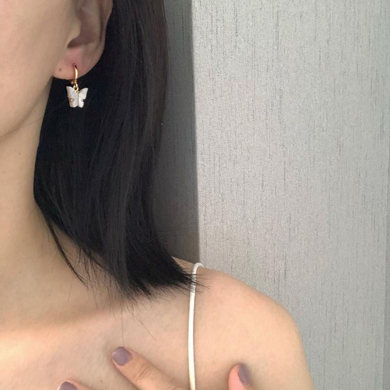 Khuyên Tai Hình Bướm Vỏ Sò Tự Nhiên Đơn Giản Và Nhẹ Nhàng