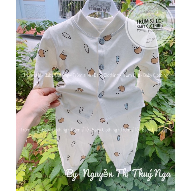 Bộ sơ sinh cúc giữa chất liệu cotton organic cho bé mùa Đông