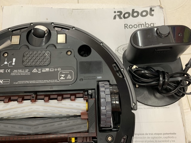 Robot quét hút bụi thông minh 980