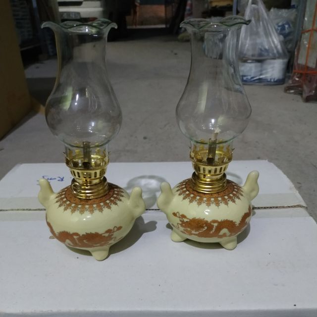 Đèn dầu sứ màu ngà thấp