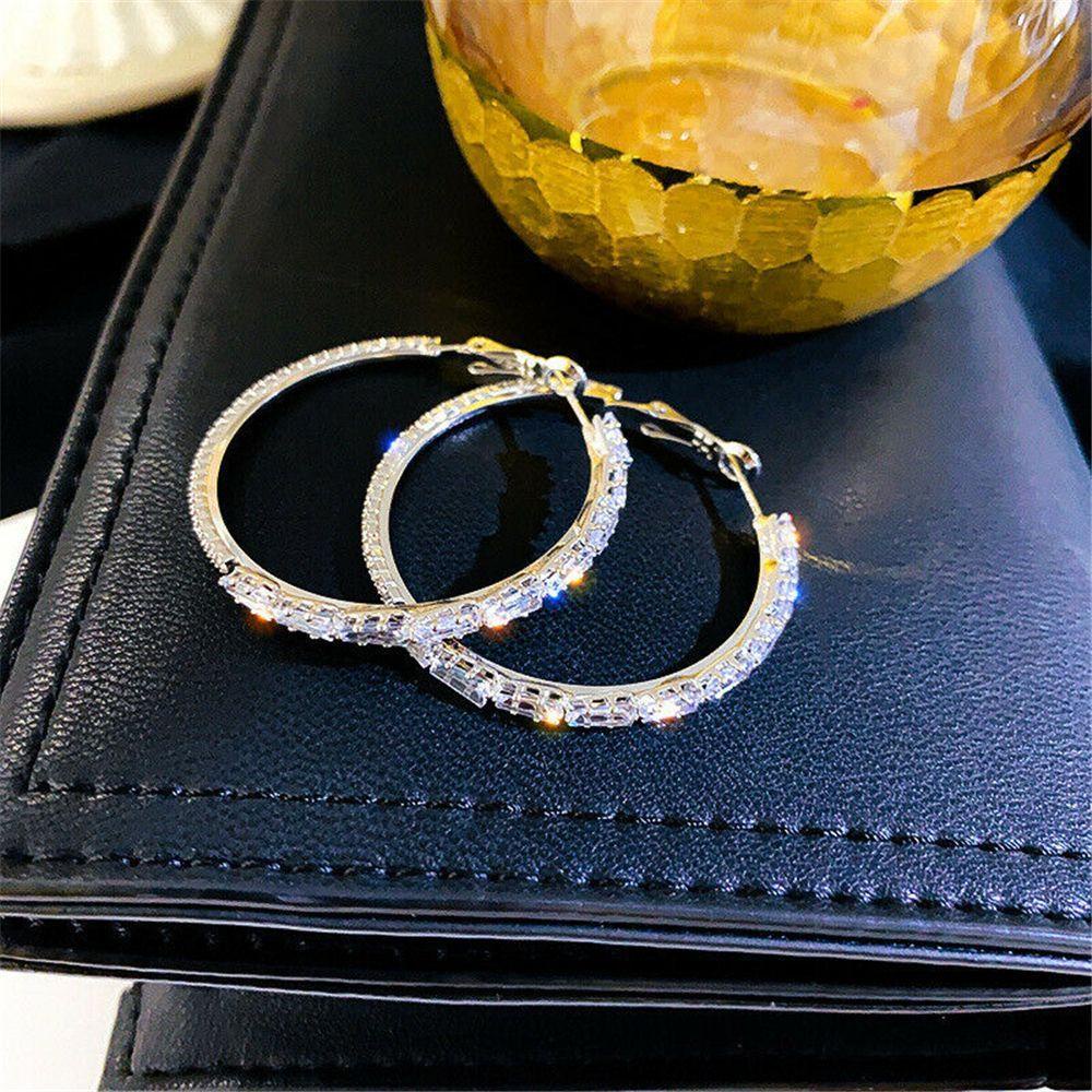 Bông Tai Hình Tròn Đính Đá Sapphire Trắng Thanh Lịch Thời Trang