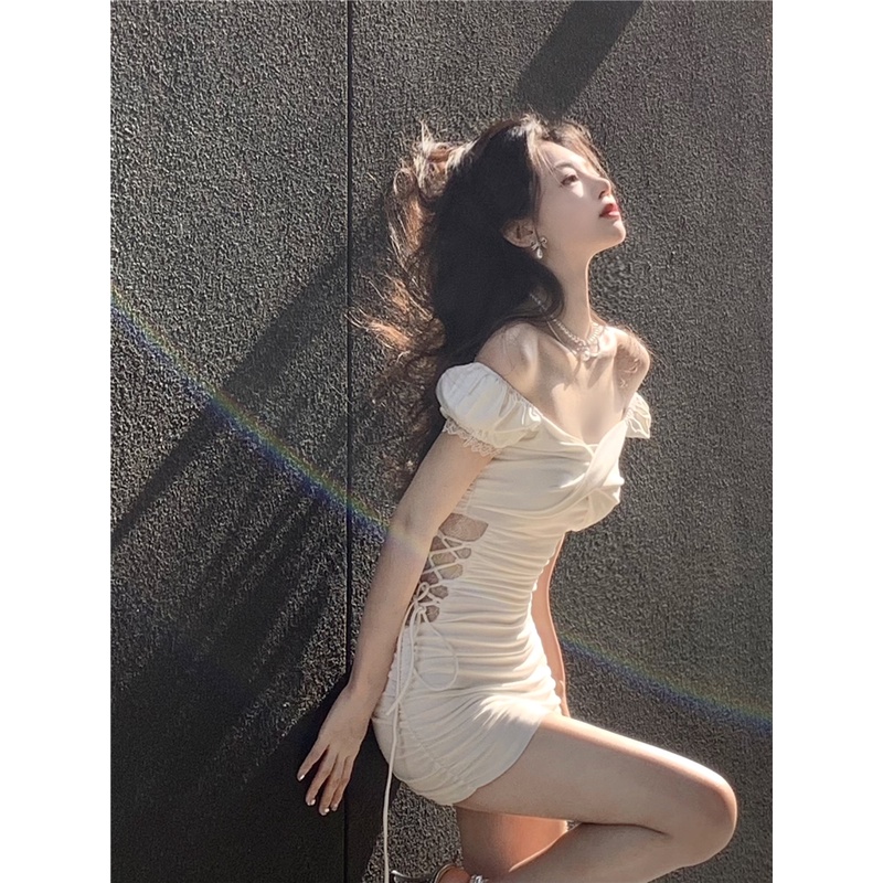 Đầm Ôm Dáng Tay Phồng Cổ Chữ v Khoét Rỗng Thiết Kế Ngọt Ngào Cho Nữ