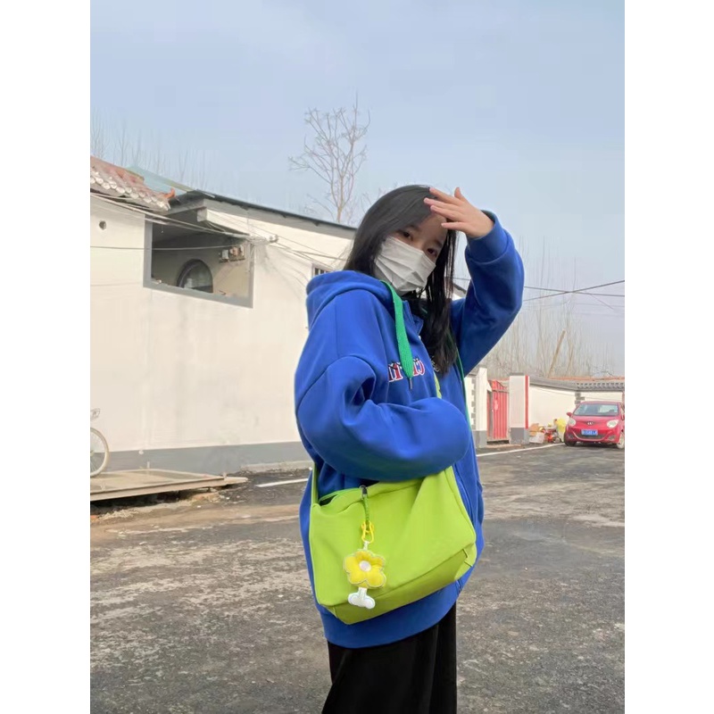 Cặp sách đeo chéo chống nước 5 màu cute tặng móc khóa và huy hiệu