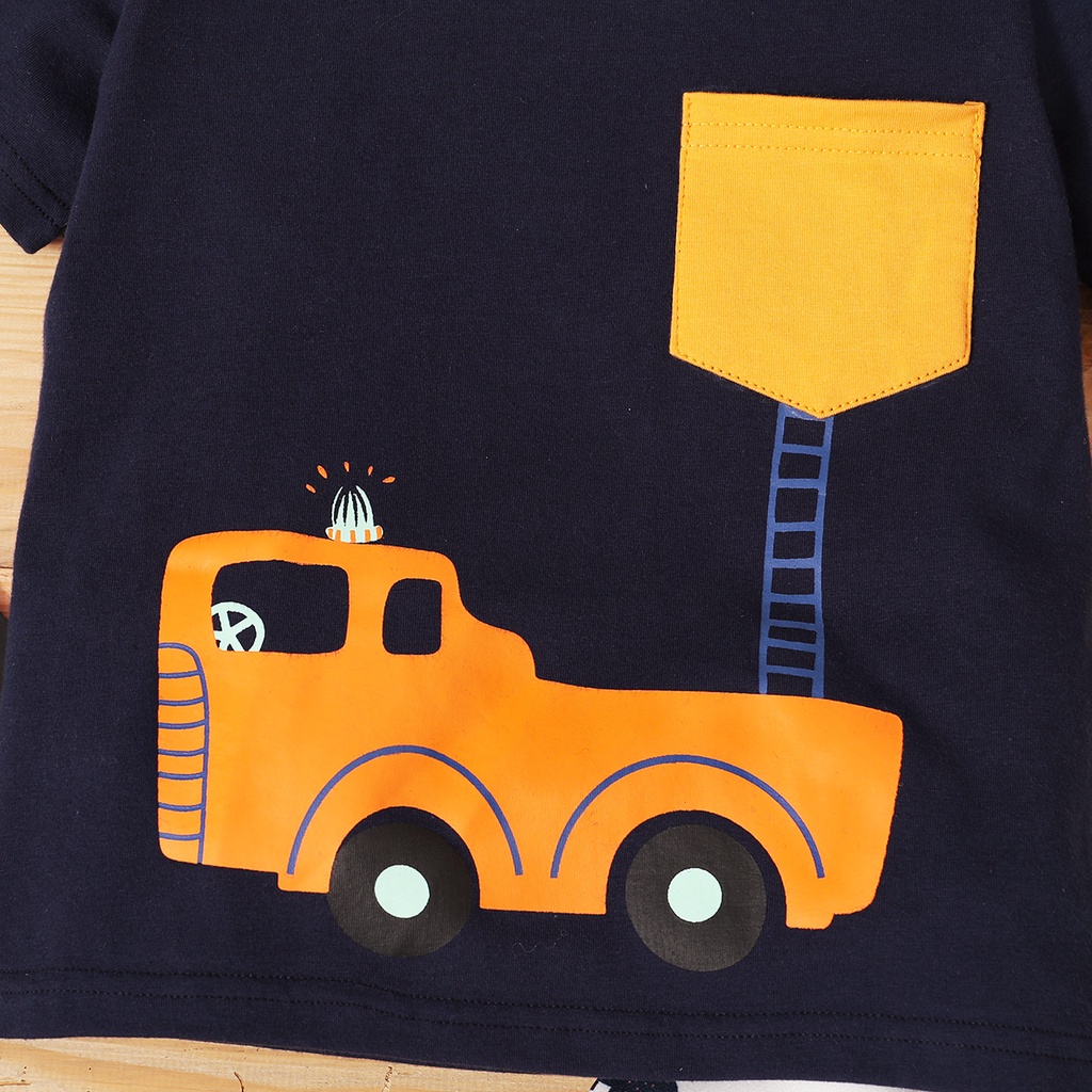 Bộ đồ thể thao Mikrdoo 2 món gồm áo tay ngắn phối họa tiết xe và quần short thời trang hè cho bé trai từ 1-6 tuổi