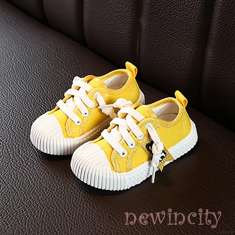 Giày thể thao đế mềm chống trượt in chữ phong cách Hàn Quốc cho trẻ em