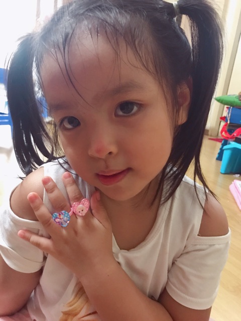 Nhẫn Elsa Nhựa An Toàn, Đáng Yêu Cho Bé