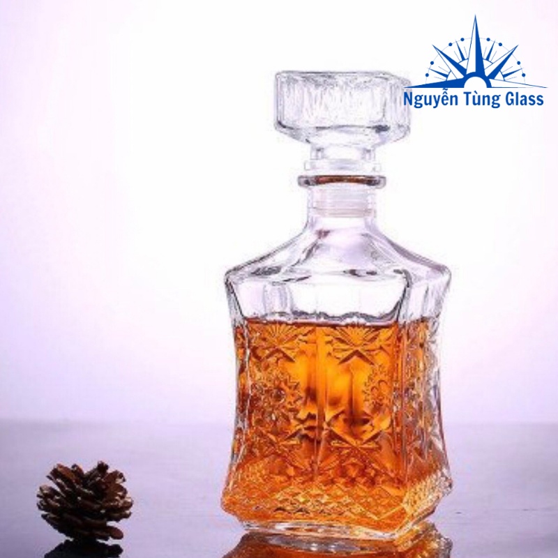 Bình Đựng Rượu Thủy Tinh Cao Cấp 750ml. Mẫu Vuông Eo Thon Hoa Văn Sang Trọng