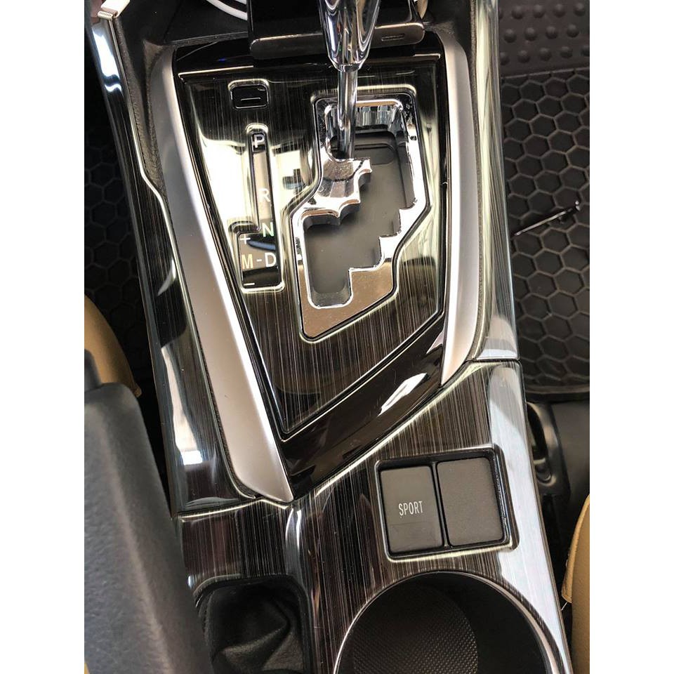 Ốp nội thất xe Toyota Altis 2014 - 2021 chất liệu titan cao cấp