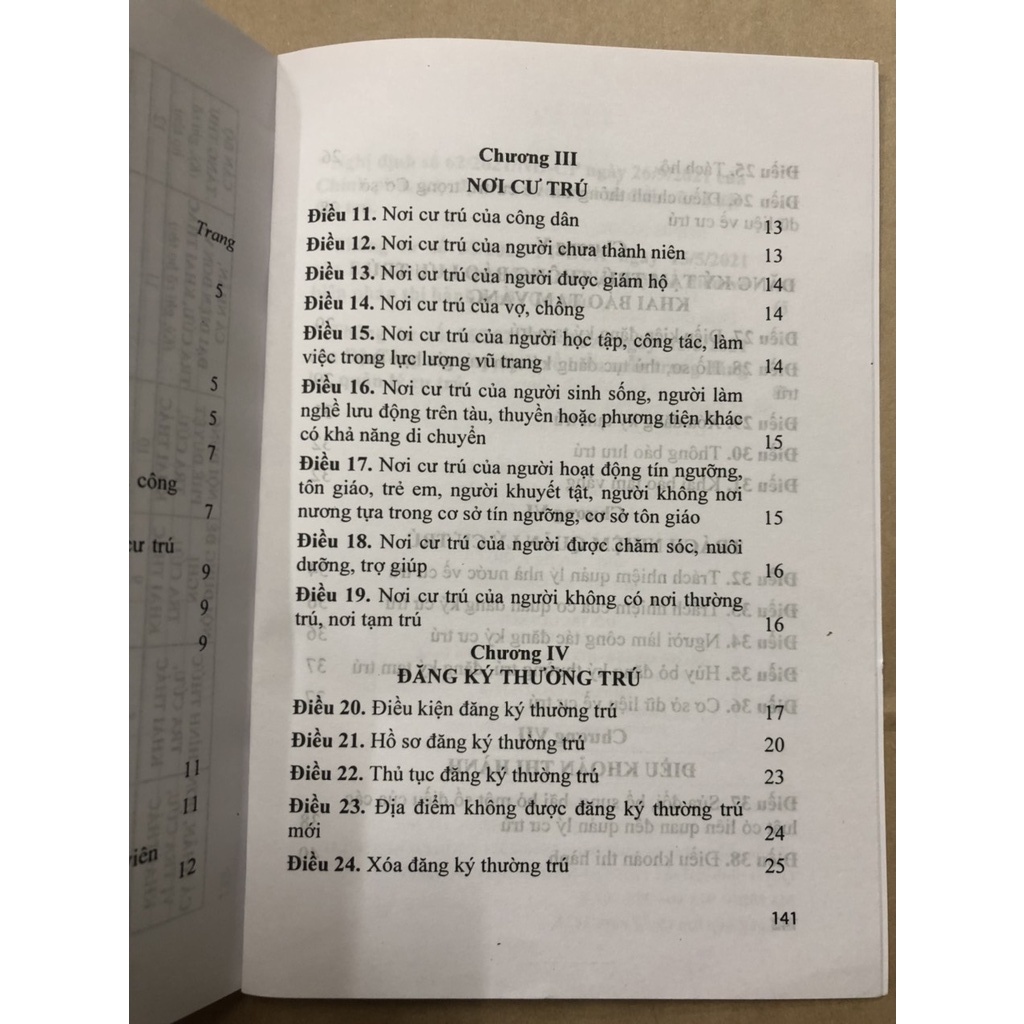 Sách Luật cư trú và các văn bản hướng dẫn thi hành