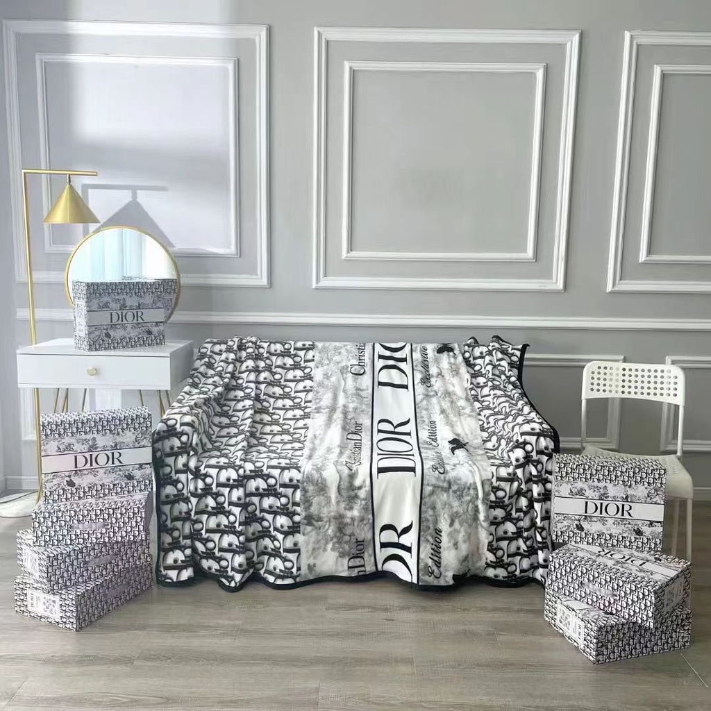 Chăn lông tuyết nhung văn phòng thương hiệu cao cấp siêu mềm mịn, chăn mền mỏng nằm điều hòa kích thước m5x2m có kèm hộp