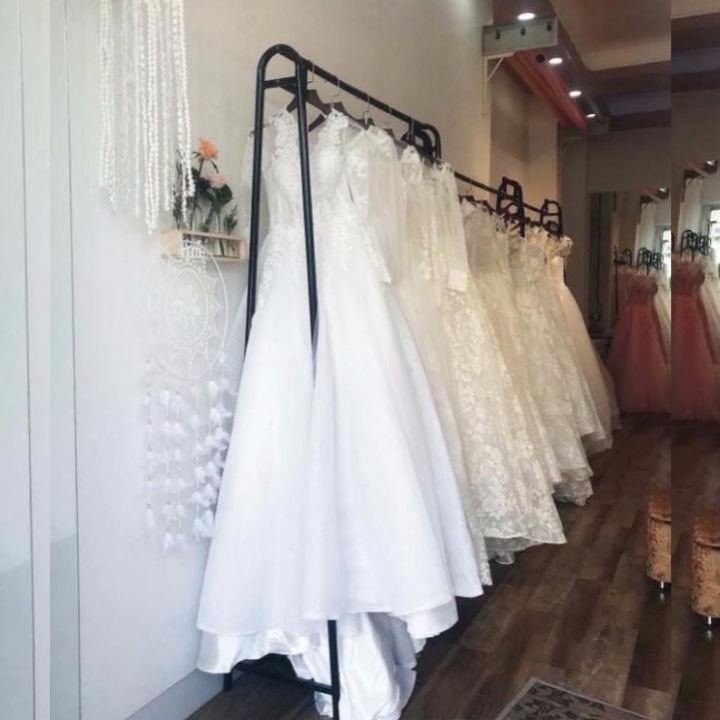 kệ treo váy cưới, giá treo váy cưới cho shop, sào treo áo dài, kệ cao 1m8,rộng 1m5, kệ trưng bày áo cưới