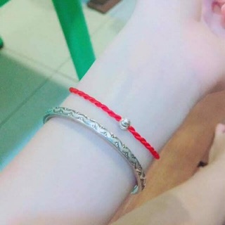 Dây chỉ đỏ may mắn