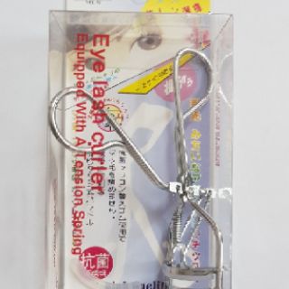 Dụng cụ bấm mi cong