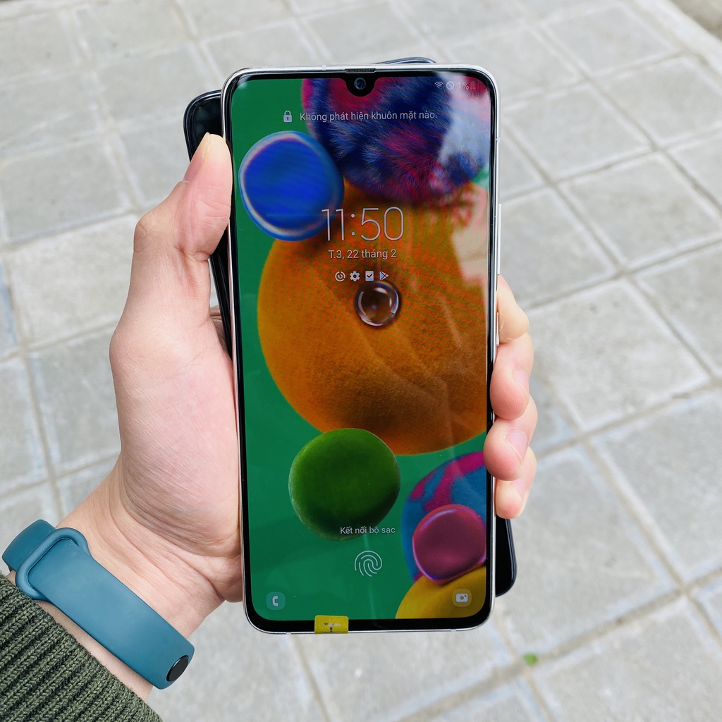 Điện thoại Samsung Galaxy A90 5G  hàng chuẩn đẹp zin 2 màu đen trắng - BH 6 tháng