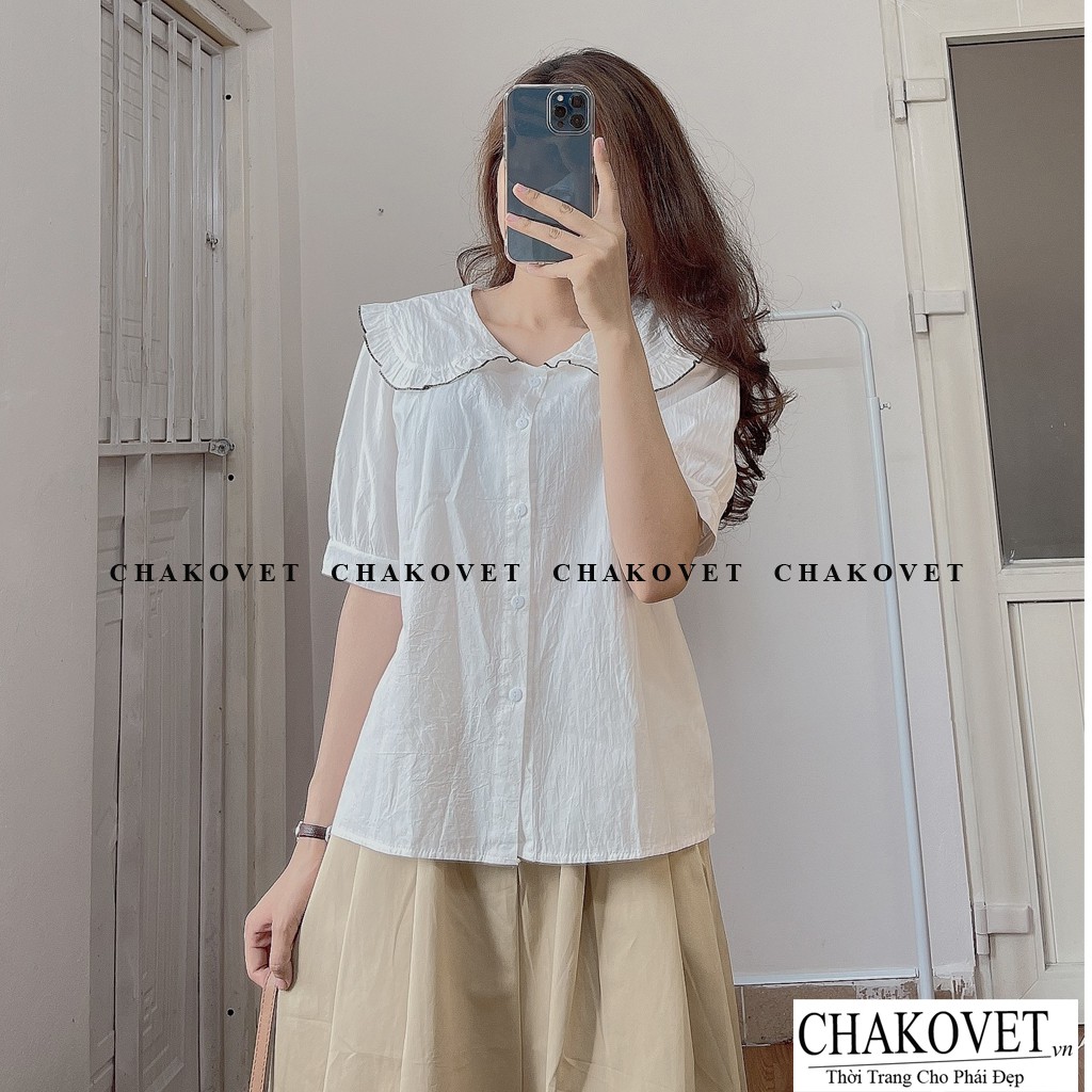 Áo kiểu nữ cổ bèo viền đen CKA836, kiểu sơ mi cổ tròn cộc tay cài cúc màu trắng be freesize mẫu mới mặc đẹp dáng xinh | BigBuy360 - bigbuy360.vn