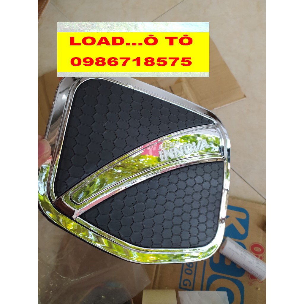 Ốp Nắp Bình Xăng Toyota Innova 2022-2017 Cao Cấp