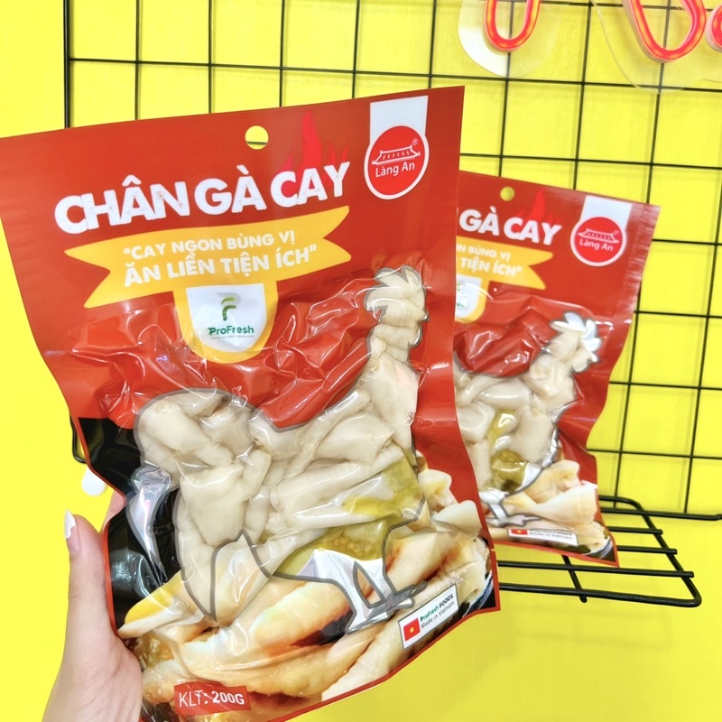 Chân gà cay ăn liền