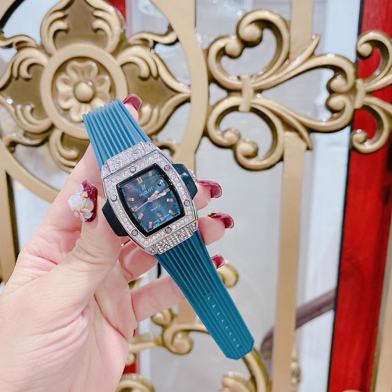 Đồng Hồ Đeo Tay Nữ Hublot Dây Cao Su Silicon Mặt Vuông Thời Trang Hàng Đẹp Cao Cấp Chống Nước Bảo Hành 12 Tháng  -DH 02 | BigBuy360 - bigbuy360.vn