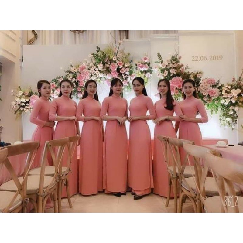 Áo dài phụ dâu màu hồng trơn
