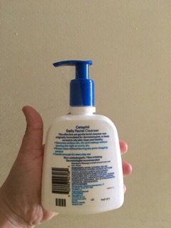 Sữa rửa mặt cetaphil daily 237ml, 473ml
