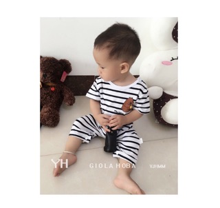 Set gia đình kẻ sọc đen - trắng